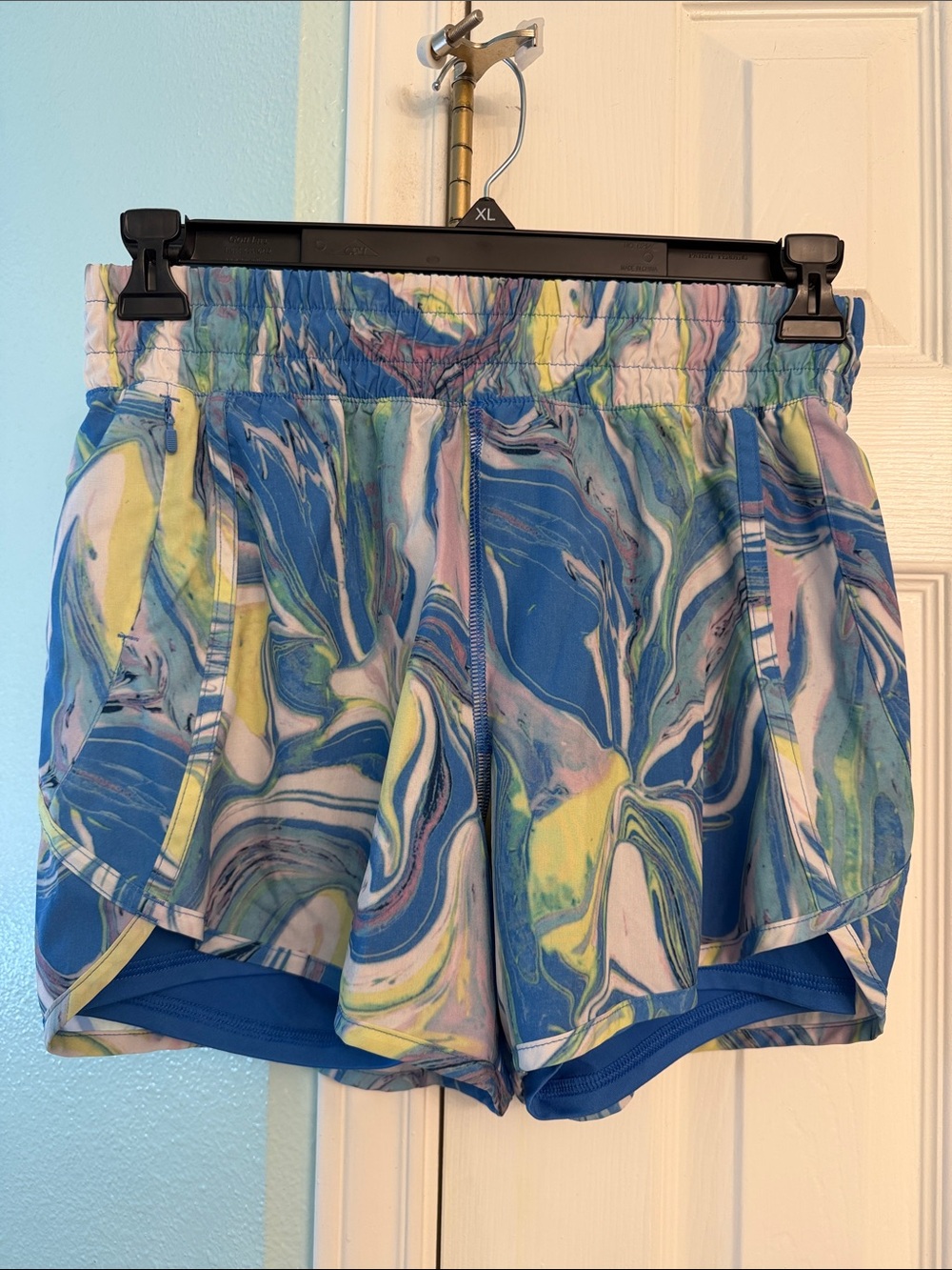 Avia Women’s Blue Marble Print Active Shorts medium